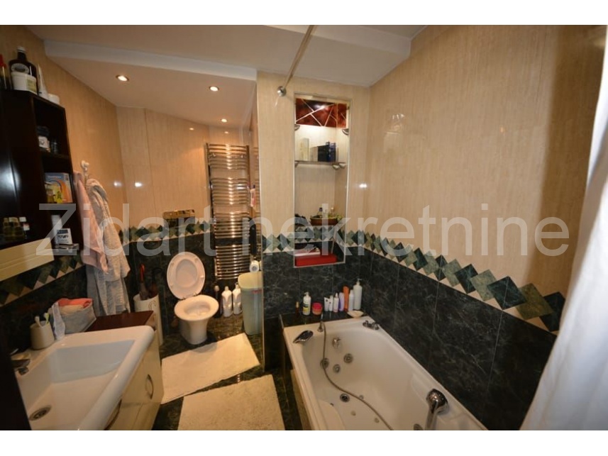 Квартира, 1087 м², 288 000$ — FAKTOR
